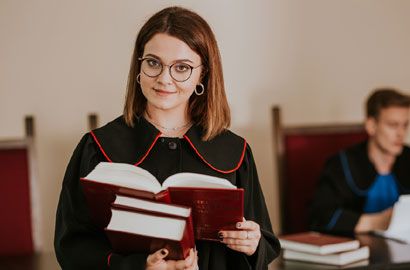 Prawo studia w Uczelni Łazarskiego w Warszawie – rekrutacja 2024/2025