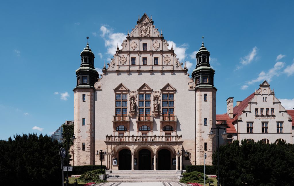 Studia Poznań - Uniwersytet im. Adama Mickiewicza w Poznaniu